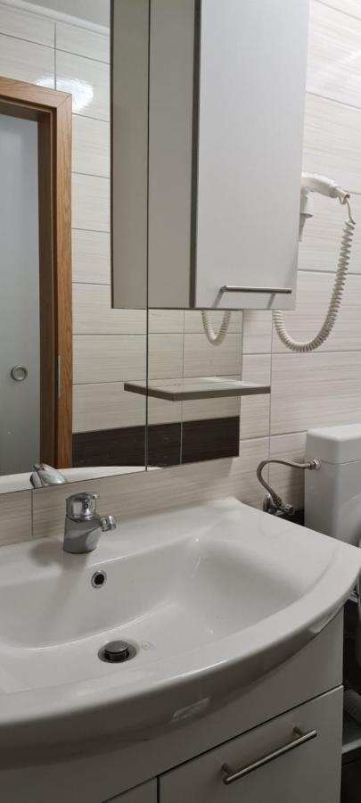 לומבארדה Luxury Apartments Oasis מראה חיצוני תמונה