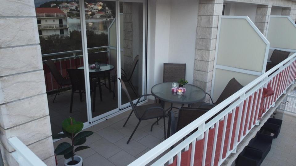 לומבארדה Luxury Apartments Oasis מראה חיצוני תמונה