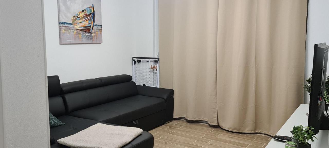 לומבארדה Luxury Apartments Oasis מראה חיצוני תמונה