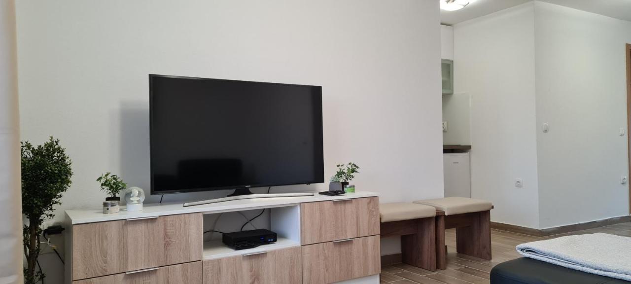 לומבארדה Luxury Apartments Oasis מראה חיצוני תמונה