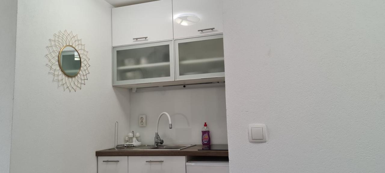לומבארדה Luxury Apartments Oasis מראה חיצוני תמונה